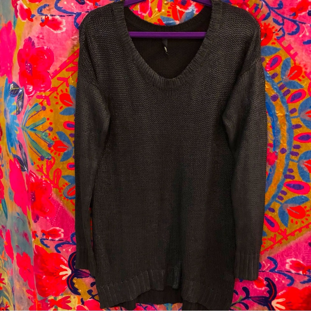 ELAN shine black sweater. Has a sheen like coated look. Great condition sz L